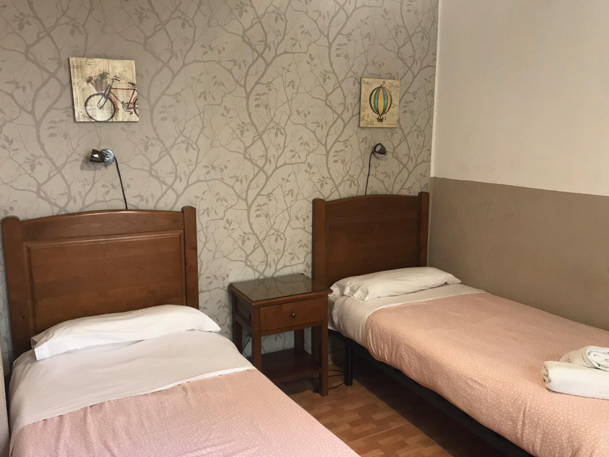 Hostal Los Perales Мадрид Экстерьер фото A room at the hotel