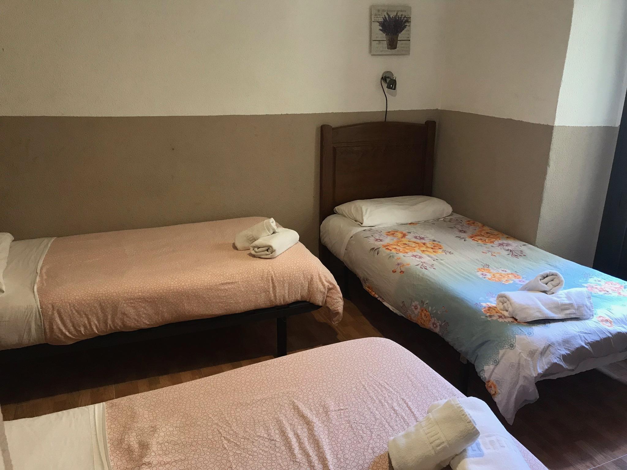 Hostal Los Perales Мадрид Экстерьер фото A room at the hotel