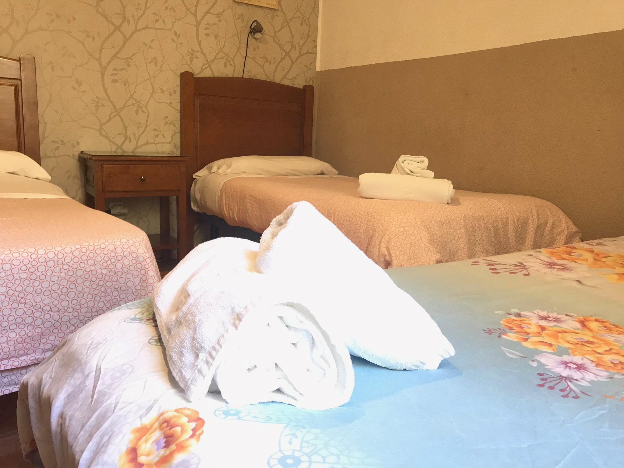 Hostal Los Perales Мадрид Экстерьер фото A room at the hotel