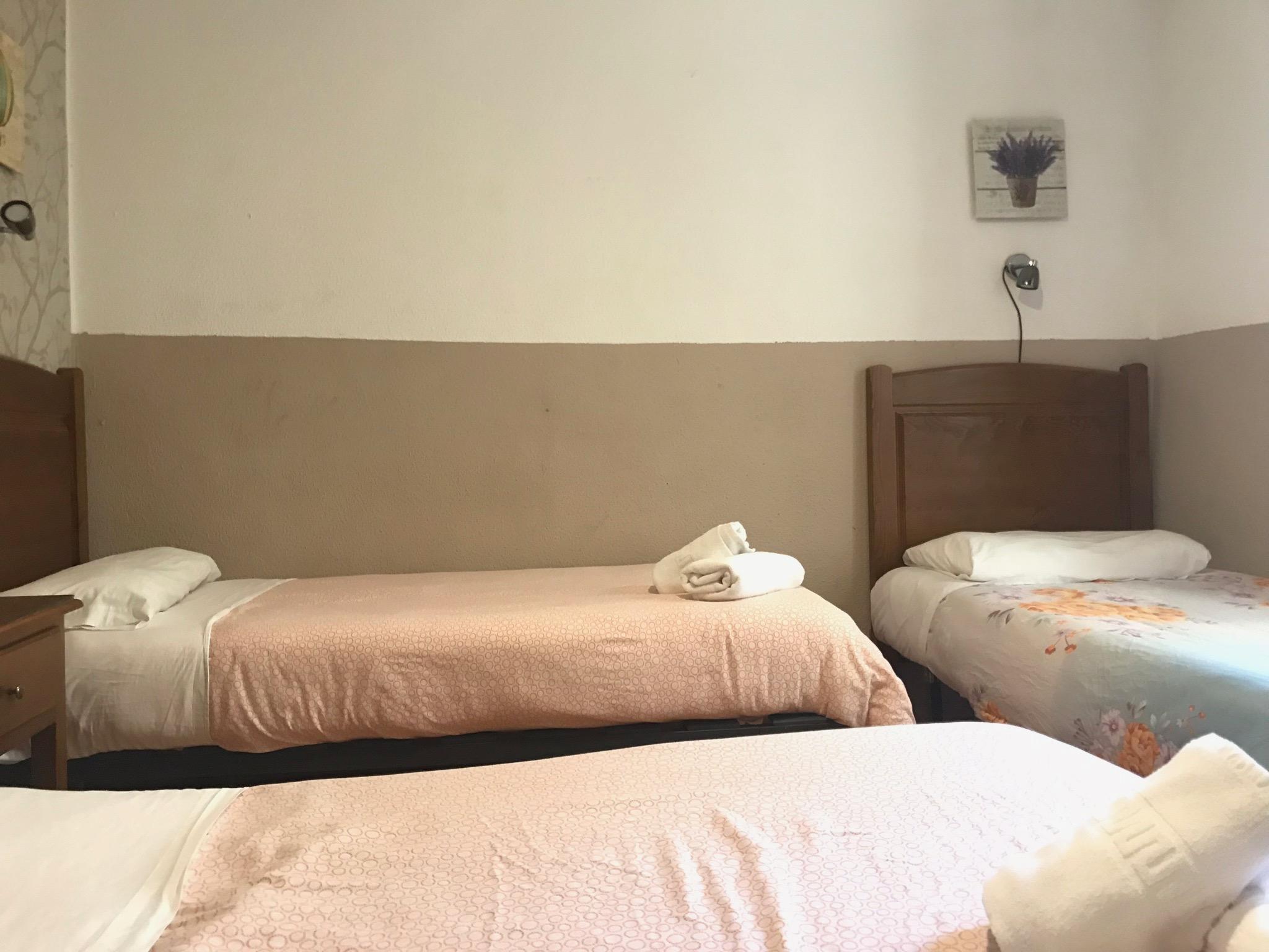 Hostal Los Perales Мадрид Экстерьер фото A room at the hotel