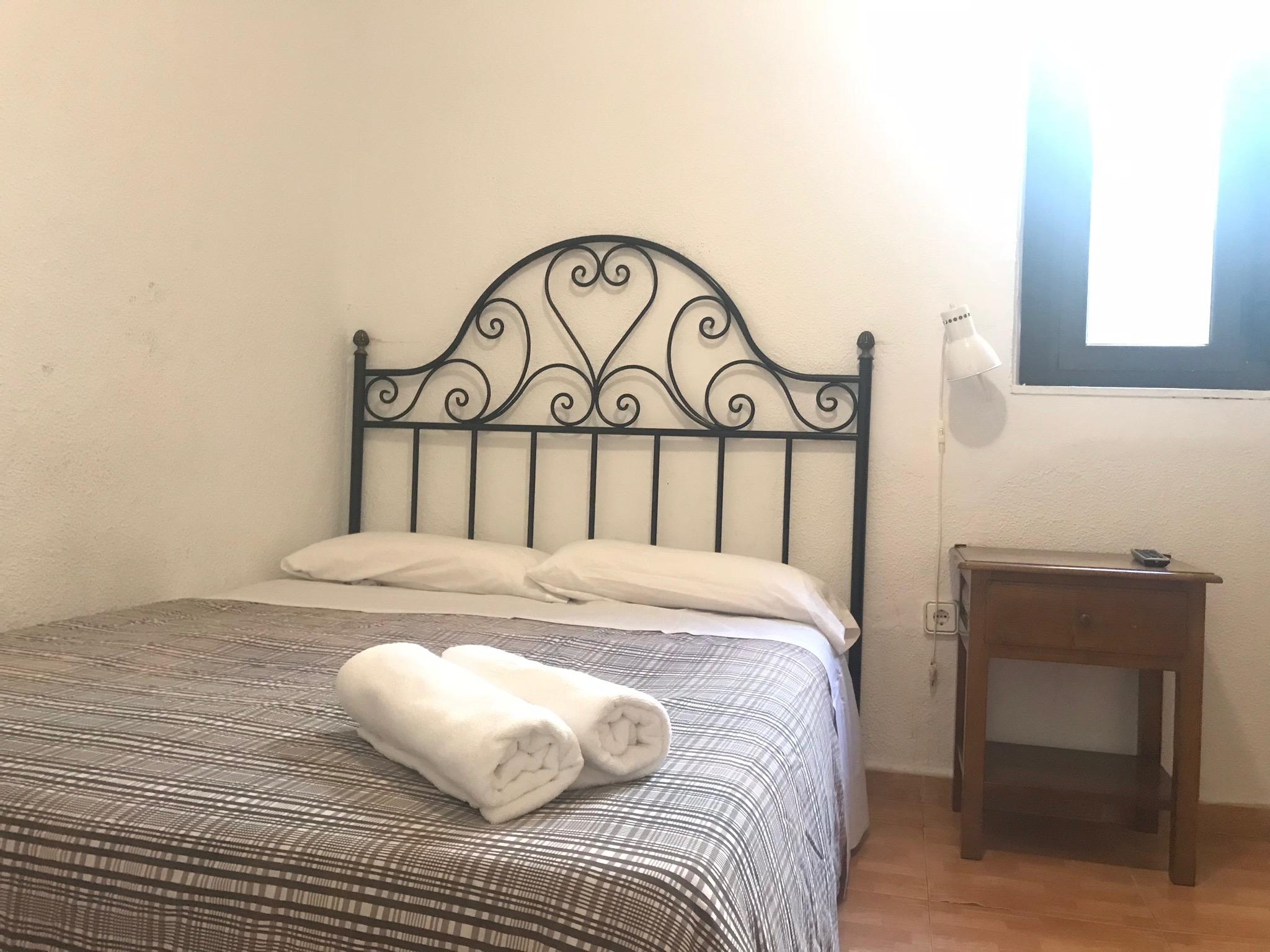Hostal Los Perales Мадрид Экстерьер фото A guest room at the hotel